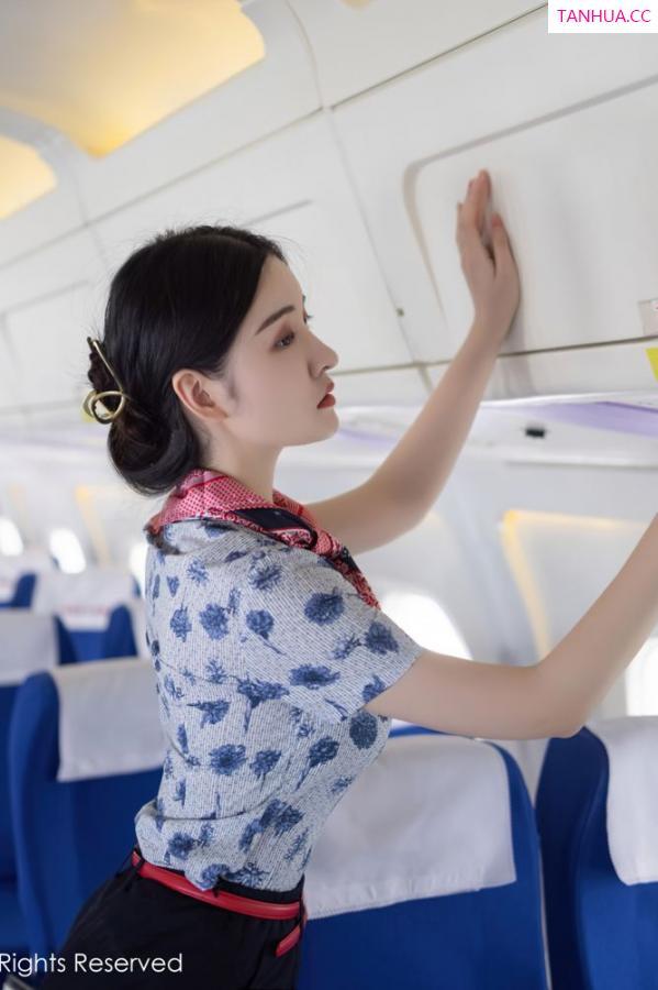 沈梦瑶  空乘女神沈梦瑶 真实的客机场景第26张图片